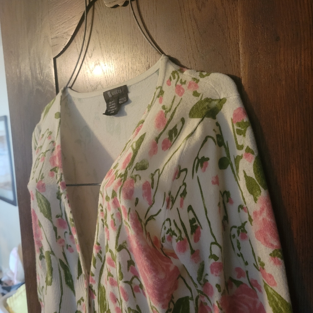 Display Hangers with boobies. Invest in your Poshmark Closet!